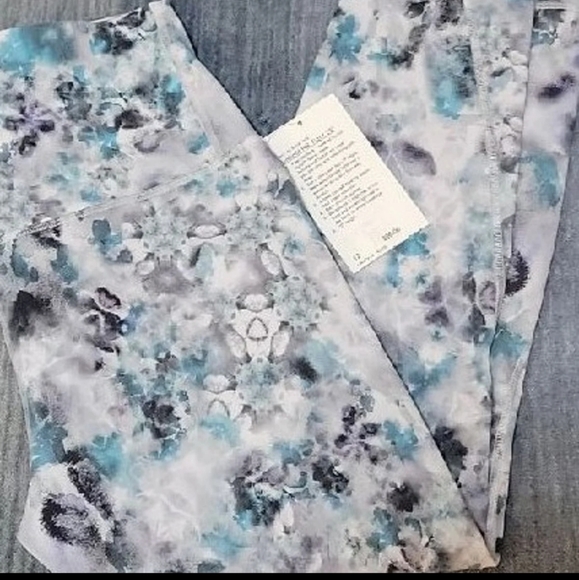NWT Lululemon Unlimit High-Rise Tight 25" Kaleidofloral Multi various sizes - Picture 4 of 11